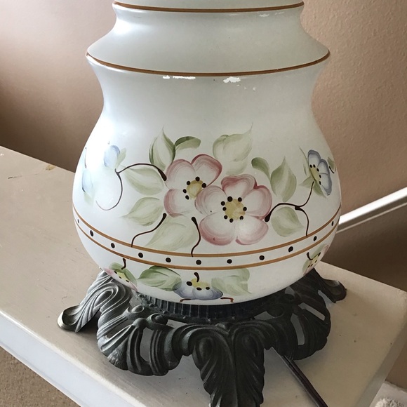 Vintage Handpainted Victorian 3-Way Hurricane Lamp - Picture 6 of 10